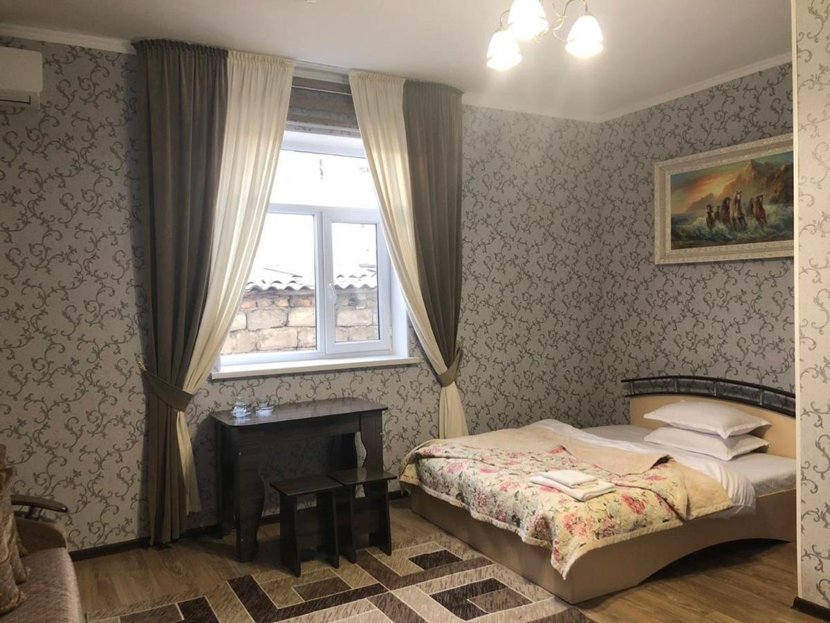 Keruen Hotel Taraz Buitenkant foto